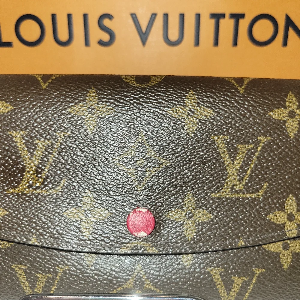 GUC Authentic Louis Vuitton, leather Emilie wallet, Red interior - Picture 3 of 9